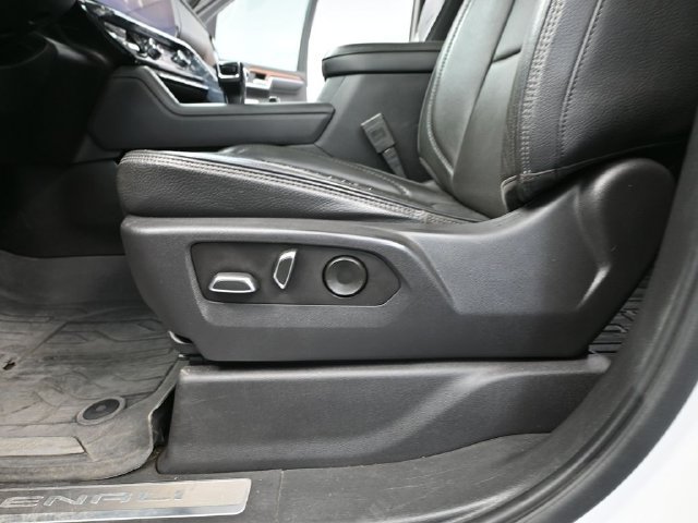 Used 2023 GMC Sierra 1500 Denali w/ Technology Package AWD/4WD image 18
