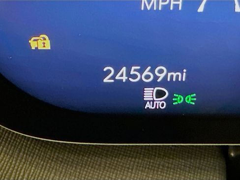 Used 2025 Buick Enclave Preferred image 19