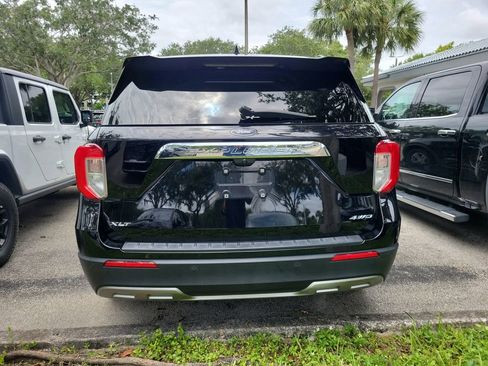 Used 2022 Ford Explorer XLT w/ Equipment Group 202A AWD/4WD image 5