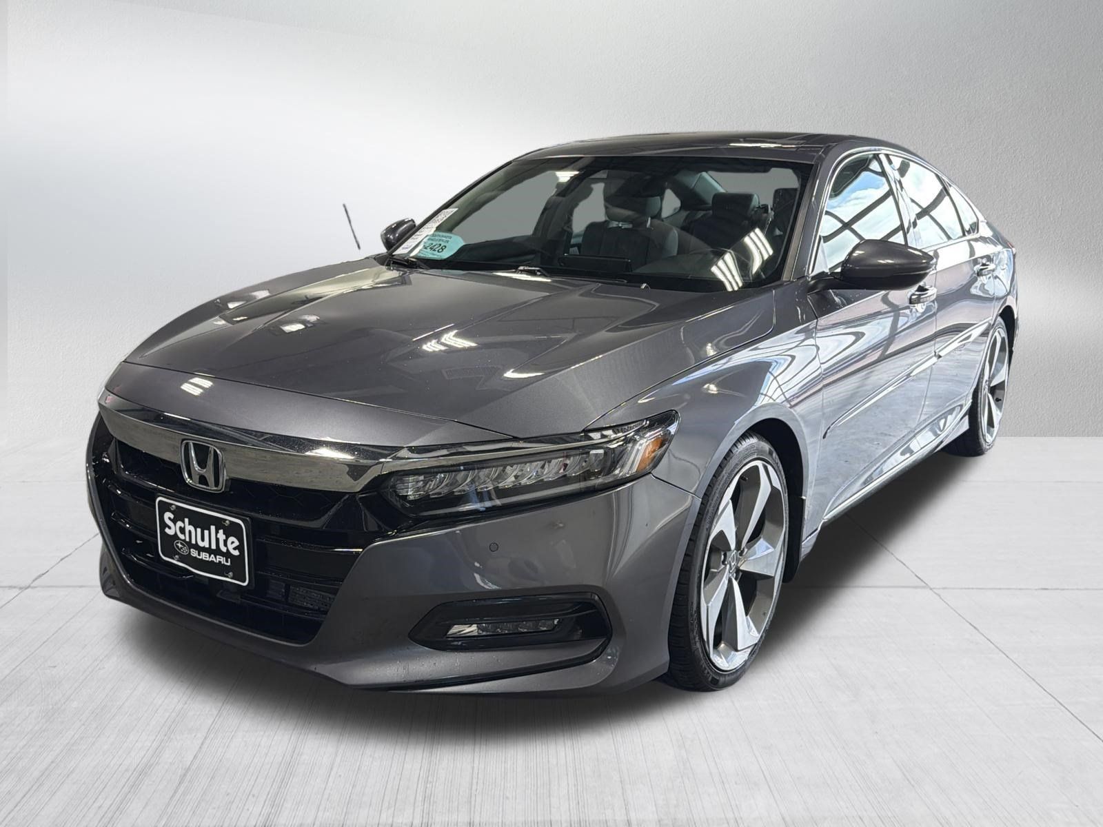 Used 2018 Honda Accord Touring image 3