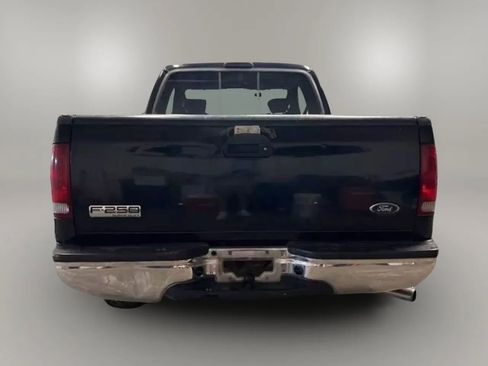 Used 2006 Ford F250 XL image 4