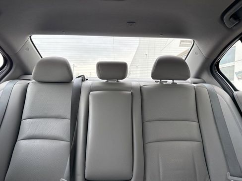 Used 2017 Honda Accord EX-L image 10