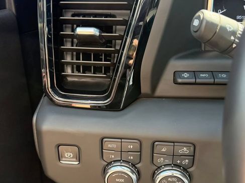 Used 2025 GMC Sierra 2500 AT4X AWD/4WD image 23