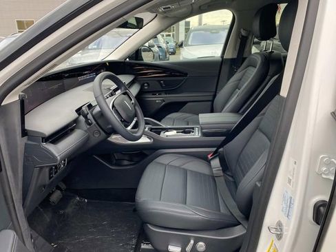 New 2026 Lincoln Nautilus Reserve image 9