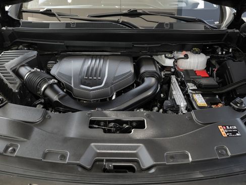 Used 2025 GMC Acadia Elevation image 14