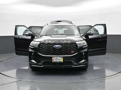 Used 2025 Ford Explorer ST AWD/4WD image 32