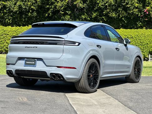New 2026 Porsche Cayenne GTS image 8