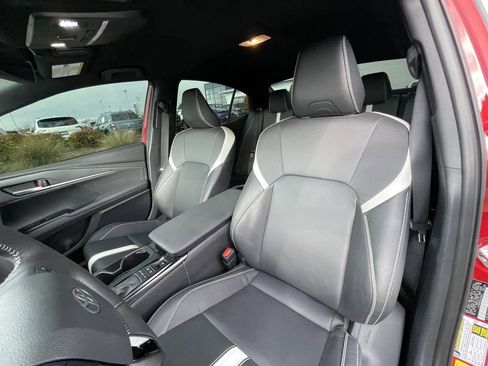 Used 2025 Toyota Camry SE image 21