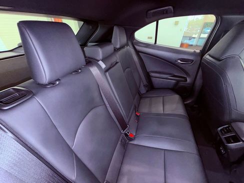 Certified 2023 Lexus UX 250h F Sport FWD image 15
