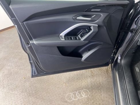 Used 2025 Audi Q5 Premium Plus w/ Premium Plus image 19