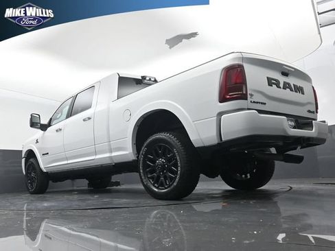 Used 2025 RAM 2500 Limited AWD/4WD image 13