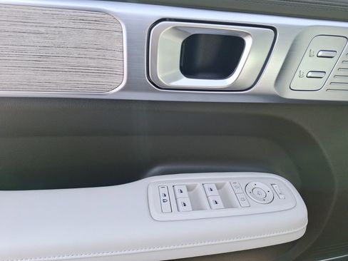 Used 2025 Hyundai Santa Fe Calligraphy image 16