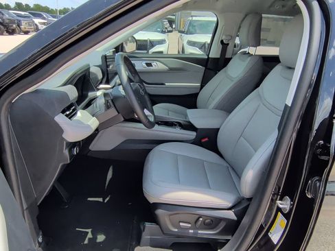 New 2026 Ford Explorer Active w/ Active Comfort Package RWD image 12