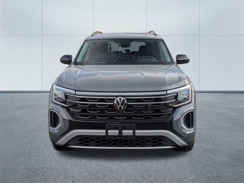 New 2025 Volkswagen Atlas Peak Edition SE image 5