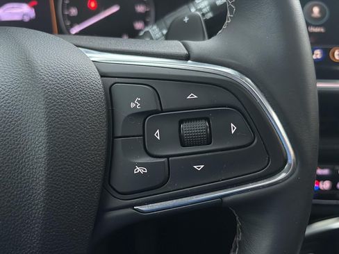 Used 2023 Buick Envision Avenir AWD/4WD image 23
