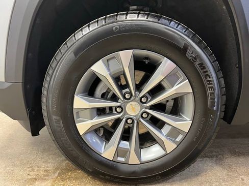 Used 2025 Chevrolet Equinox LT image 26