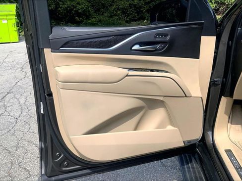Used 2021 Cadillac Escalade ESV Premium Luxury w/ Driver Assist Tech Package AWD/4WD image 26