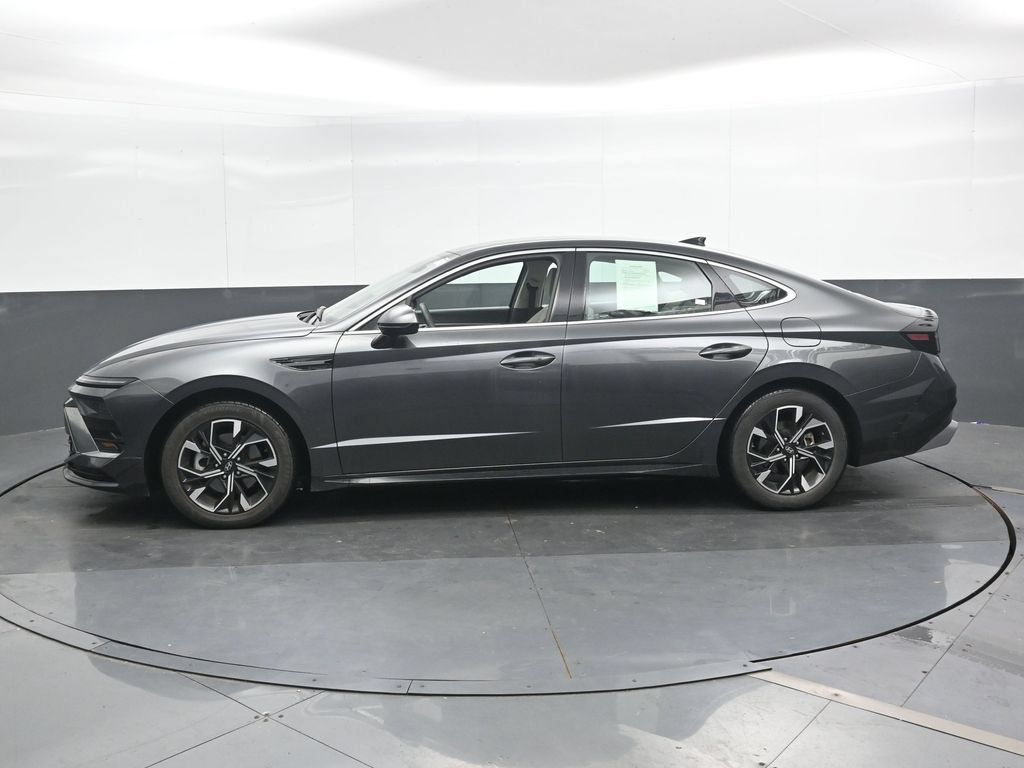 Certified 2025 Hyundai Sonata SEL FWD image 9