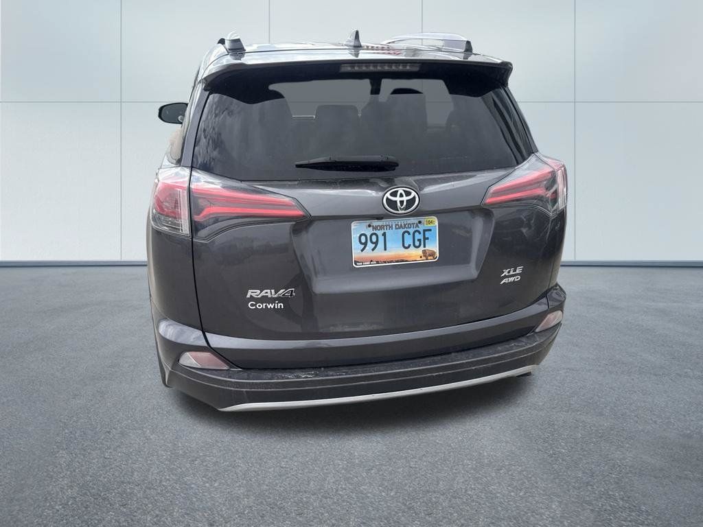 Used 2018 Toyota RAV4 XLE AWD/4WD image 7