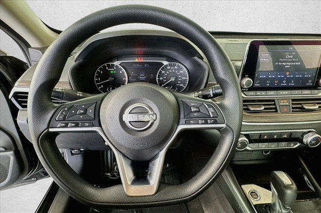 Used 2023 Nissan Altima 2.5 SV AWD/4WD image 11