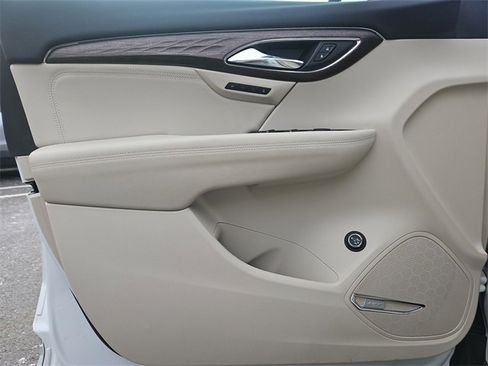 Used 2023 Buick Envision Avenir image 23