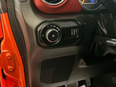 Used 2023 Jeep Wrangler Rubicon w/ LED Lighting Group AWD/4WD image 8