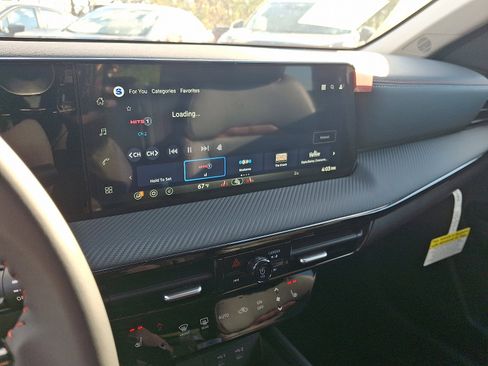 New 2026 Nissan Kicks SR w/ Cold Weather Package image 9