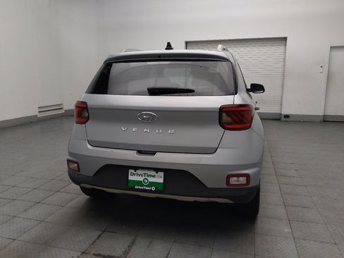 Used 2021 Hyundai Venue SEL FWD image 7