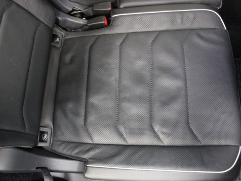 Used 2024 Volkswagen Tiguan SEL R-Line image 29