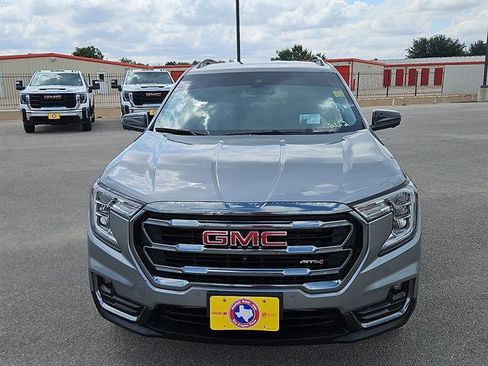 Used 2024 GMC Terrain AT4 w/ Tech Package AWD/4WD image 8