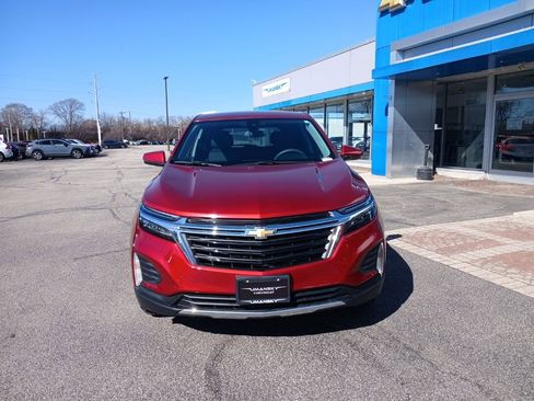 Used 2023 Chevrolet Equinox LT image 2
