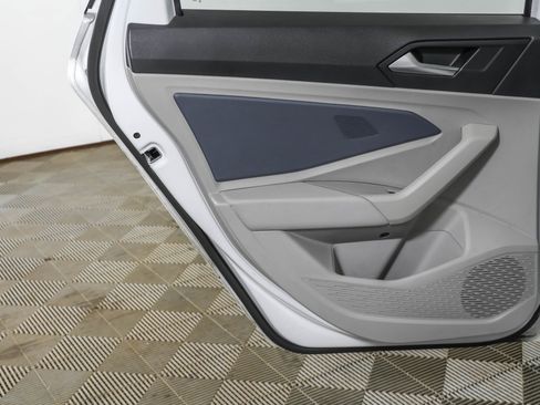 Used 2025 Volkswagen Jetta SE w/ Sunroof Package FWD image 39
