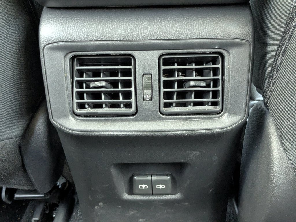 Used 2024 Toyota RAV4 XLE AWD/4WD image 16
