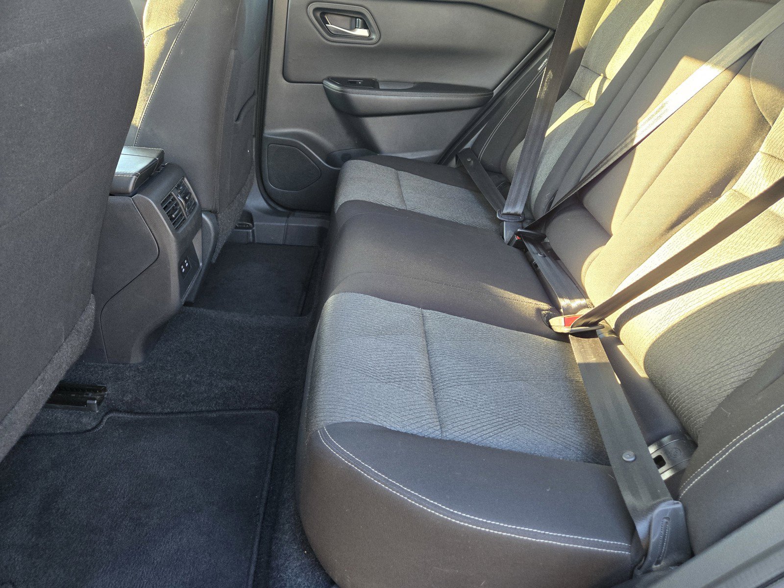 Certified 2025 Nissan Rogue SV AWD/4WD image 10