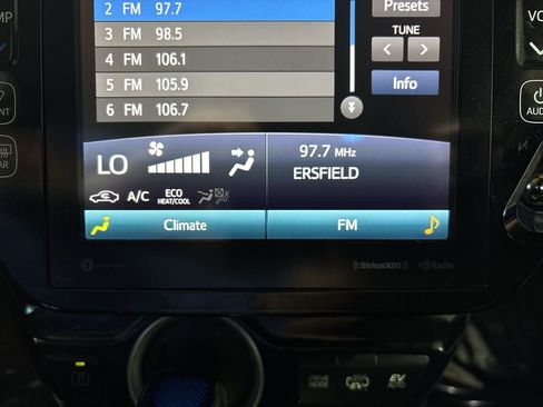 Used 2021 Toyota Prius Prime XLE w/ Carpet Mat Package (TMS) FWD image 20