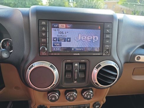 Used 2012 Jeep Wrangler Unlimited Sahara w/ Dual Top Group image 13