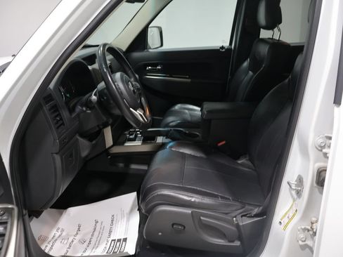 Used 2012 Jeep Liberty Limited Jet w/ Trailer Tow Class III Group AWD/4WD image 11
