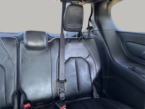 Used 2023 Chrysler Pacifica Touring-L w/ S Appearance Package image 22
