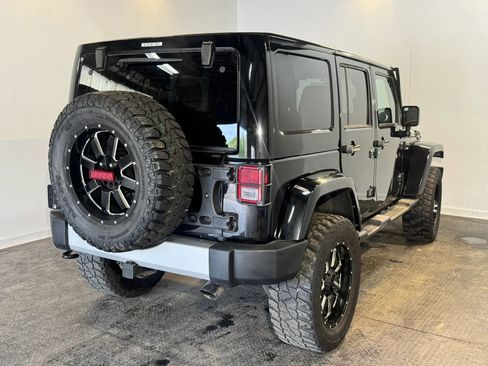 Used 2013 Jeep Wrangler Unlimited Sahara w/ Connectivity Group AWD/4WD image 4