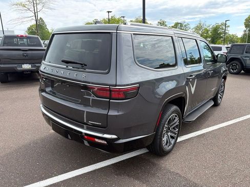 Certified 2024 Jeep Wagoneer Series II w/ Flexible Seating Group AWD/4WD image 3