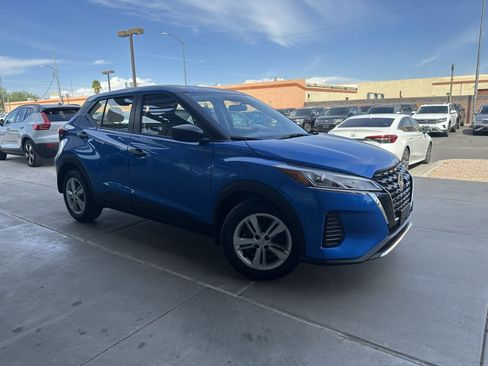 Used 2023 Nissan Kicks S image 5