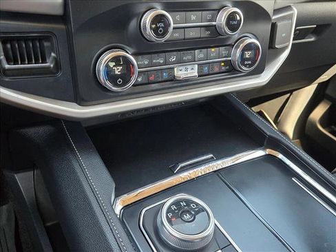 Used 2022 Ford Expedition XLT image 13