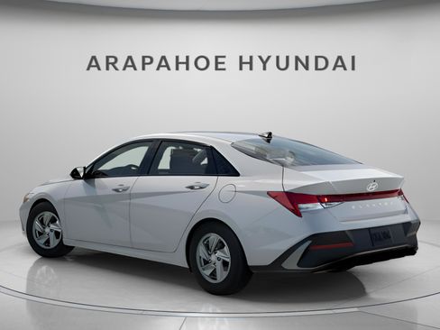 New 2026 Hyundai Elantra SE FWD image 3