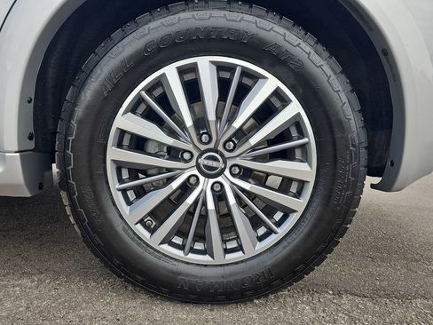Used 2022 Nissan Armada SL w/ Captain's Chairs Package AWD/4WD image 39