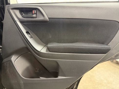 Used 2015 Subaru Forester 2.5i w/ Alloy Wheel Package image 26