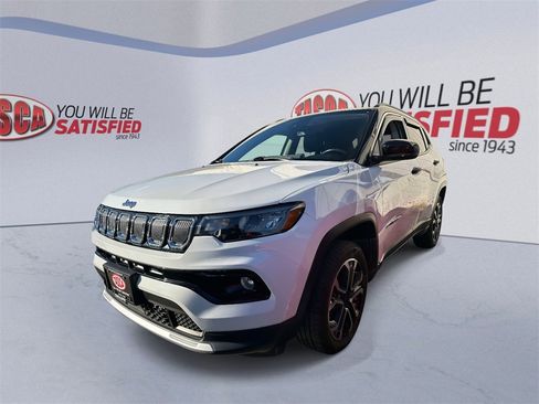 Used 2022 Jeep Compass Limited image 6