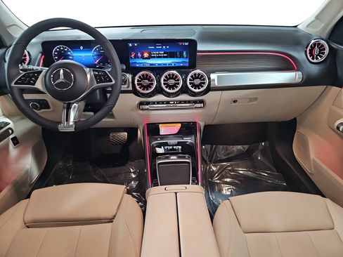 New 2026 Mercedes-Benz GLB 250 image 9