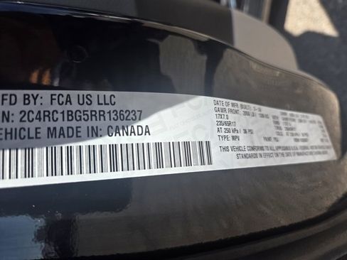 Used 2024 Chrysler Pacifica Touring-L FWD image 14
