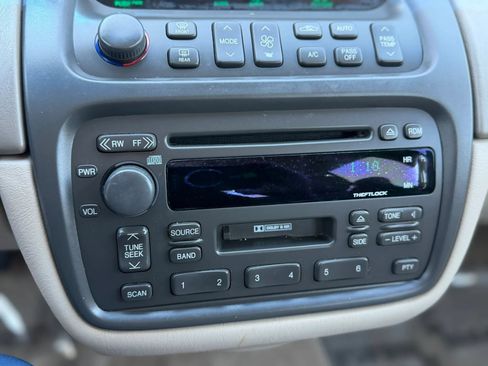 Used 2005 Cadillac De Ville FWD image 13