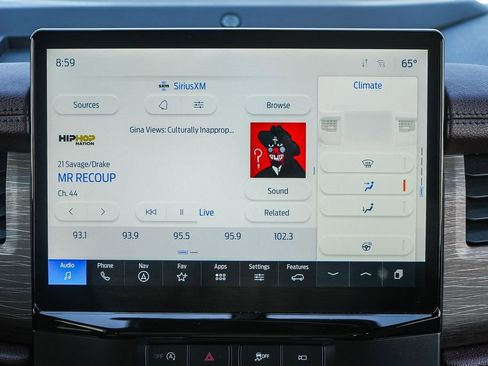 Used 2024 Ford Expedition Limited image 15